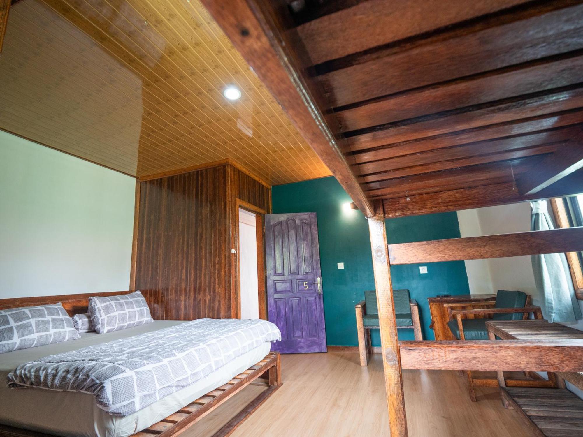 Jamburae Homestay *